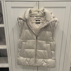 Abercrombie & Fitch Women's cream Puffer Vest